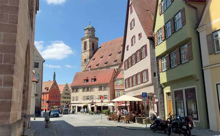 Dinkelsbuhl, blik op de st.Georg Münster